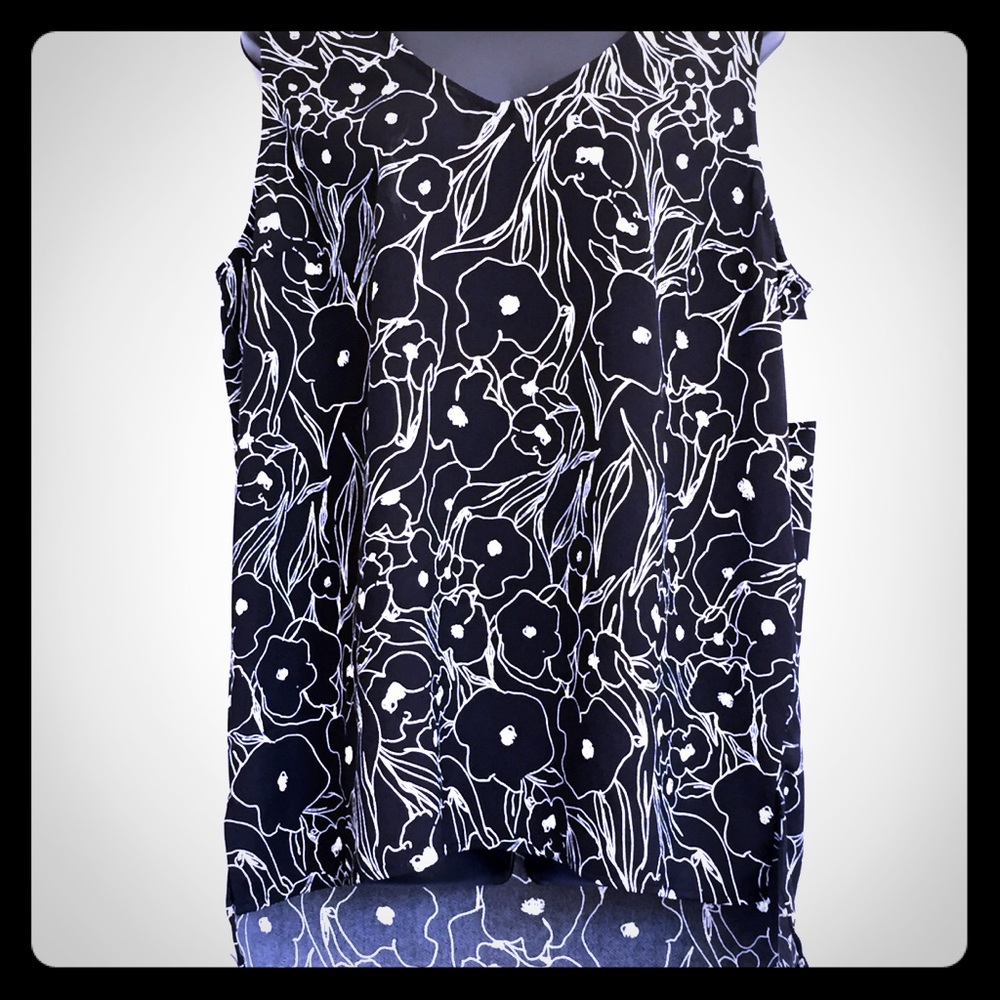 14th and Union Sleeveless B&W Floral Print Top XL.